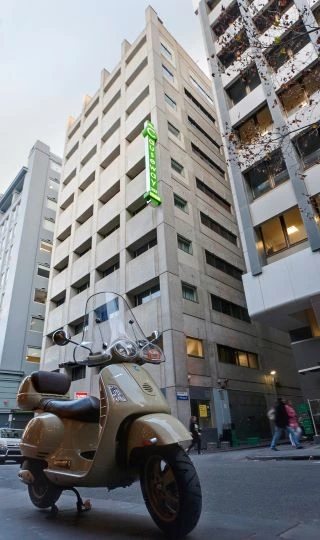 Causeway 353 Melbourne CBD Hotels